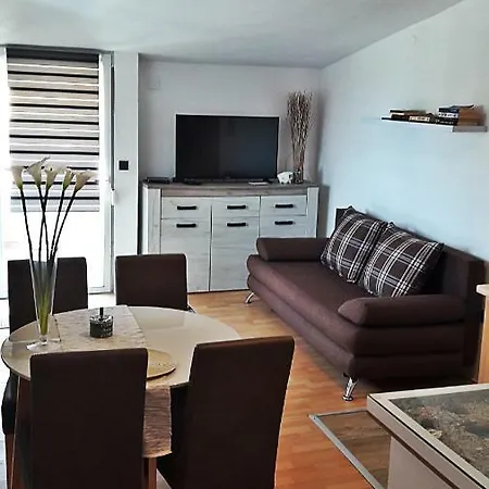 Tatic Apartment Stinjan