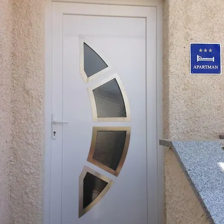 Tatic Apartament Štinjan